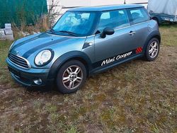 Grau Gebraucht 2010 Mini Cooper Kleinwagen | 3.555 €