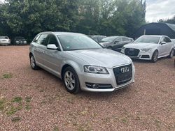 Silber Gebraucht 2010 Audi A3 Sportback Attraction Limousine | 5.999 € (Guter Preis)