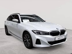 Mineralweiß metallic Gebraucht 2023 BMW 318 Sport Line Kombi | 21.990 € (Guter Preis)