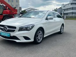 Weiß Gebraucht 2016 Mercedes CLA180 Shooting Brake Kombi | 13.850 € (Superpreis)