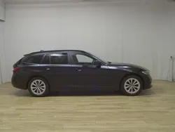 Schwarz Gebraucht 2021 BMW 318 Advantage Kombi | 22.980 € (Guter Preis)