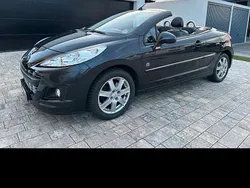 Schwarz Gebraucht 2010 Peugeot 207 CC Roland Garros Cabrio | 4.500 € (Fairer Preis)