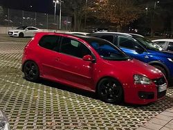 Rot Gebraucht 2006 VW Golf V GTI Kleinwagen | 6.500 €