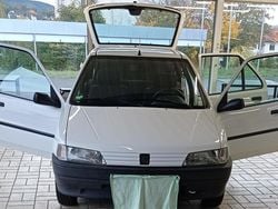 Weiß Gebraucht 1994 Peugeot 106 Kleinwagen | 2.100 €