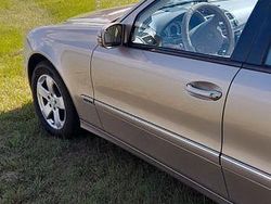 Gold Gebraucht 2005 Mercedes E320 Avantgarde Limousine | 5.200 € (Guter Preis)