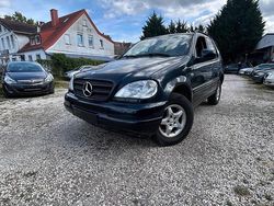 Blau Gebraucht 1999 Mercedes ML320 SUV | 6.499 €