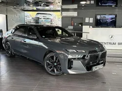 Grau Gebraucht 2023 BMW i7 M Sport Limousine | 89.900 €