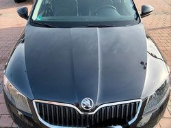 Schwarz Gebraucht 2016 Skoda Octavia Kombi | 12.000 € (Fairer Preis)