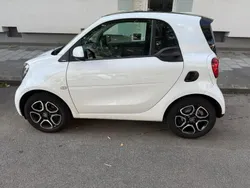 Weiß Gebraucht 2017 Smart ForTwo Coupé Coupé | 10.555 € (Fairer Preis)