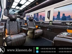 Schwarz Neu 2024 Mercedes Sprinter Business Van | 392.700 €