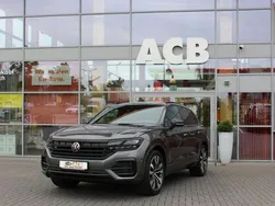 Siliziumgraumet. (metallic) Gebraucht 2021 VW Touareg R-line SUV | 52.900 € (Etwas zu teuer)