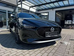 Jet black (schwarz) Gebraucht 2023 Mazda 3 Exclusive-Line Limousine | 26.990 € (Fairer Preis)