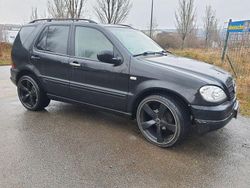 Schwarz Gebraucht 1999 Mercedes ML320 SUV | 2.000 € (Guter Preis)