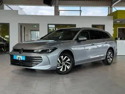 Dolomit silber Gebraucht 2024 VW Passat Business Kombi | 34.995 €