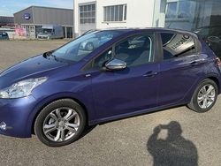 Blau Gebraucht 2015 Peugeot 208 Style Kleinwagen | 6.490 € (Fairer Preis)