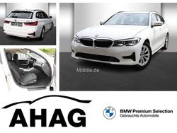 Weiß Gebraucht 2022 BMW 318 Advantage Kombi | 24.440 € (Guter Preis)
