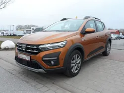 Orange Gebraucht 2021 Dacia Sandero Stepway Kleinwagen | 15.490 € (Fairer Preis)