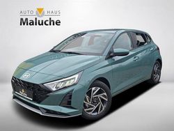 Mangrove green Neu 2025 Hyundai i20 Trend Limousine | 24.490 € (Etwas zu teuer)