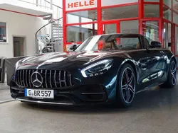 Schwarz metallic Gebraucht 2017 Mercedes AMG GT C AMG Coupé | 124.990 €