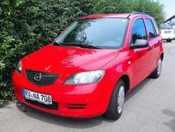 Rot Gebraucht 2004 Mazda 2 Comfort Limousine | 600 € (Superpreis)