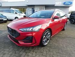 Rot Gebraucht 2025 Ford Focus ST-Line X Kombi | 27.980 € (Guter Preis)