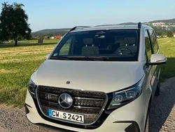 Grau Gebraucht 2024 Mercedes V250 Style Van / Kleinbus | 62.999 € (Etwas zu teuer)