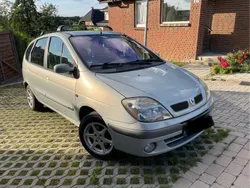 Silber Gebraucht 2002 Renault Scénic Van / Kleinbus | 1.950 €