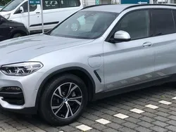 Silber Gebraucht 2021 BMW X3 Advantage SUV | 33.900 € (Fairer Preis)