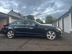 Schwarz Gebraucht 2010 Mercedes E500 Limousine | 17.000 € (Etwas zu teuer)