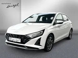 Weiß Gebraucht 2024 Hyundai i20 Trend Limousine | 19.885 € (Fairer Preis)
