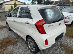 Weiß Gebraucht 2013 Kia Picanto Edition 7 Kleinwagen | 4.300 € (Guter Preis)