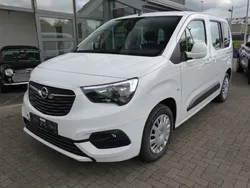 Weiß Gebraucht 2020 Opel Combo Life Edition Van / Kleinbus | 15.990 € (Guter Preis)