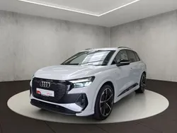 Gletscherweiß metallic Gebraucht 2022 Audi Q4 e-tron Ambiente SUV | 33.850 € (Guter Preis)