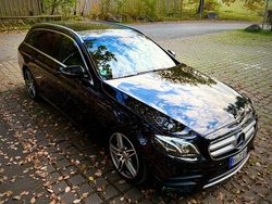 Schwarz Gebraucht 2017 Mercedes E220 AMG line Kombi | 19.200 € (Fairer Preis)