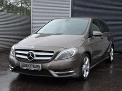 Grau Gebraucht 2013 Mercedes B200 Van / Kleinbus | 8.750 € (Fairer Preis)
