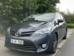Grau Gebraucht 2017 Toyota Verso Edition-S Van / Kleinbus | 15.490 € (Fairer Preis)
