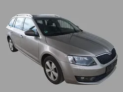 Grau Gebraucht 2015 Skoda Octavia Kombi | 9.800 € (Guter Preis)