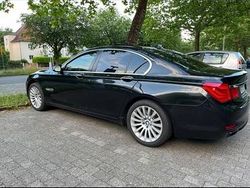 Schwarz Gebraucht 2008 BMW 750 Limousine | 9.999 € (Etwas zu teuer)