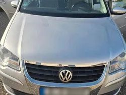 Silber Gebraucht 2010 VW Touran Van / Kleinbus | 3.500 € (Guter Preis)