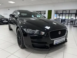 Schwarz Gebraucht 2016 Jaguar XE Pure Limousine | 11.200 € (Superpreis)