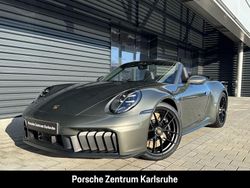 Gruen Neu 2025 Porsche 911 Carrera Cabriolet Cabrio | 224.458 € (Teuer)