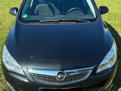 Schwarz Gebraucht 2012 Opel Astra Limousine | 4.750 € (Fairer Preis)