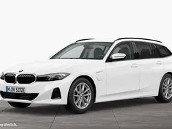 Alpinweiß uni Gebraucht 2022 BMW 320e Kombi | 32.500 € (Etwas zu teuer)