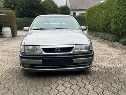 Grau Gebraucht 1994 Opel Vectra Limousine | 1.750 €