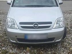 Silber Gebraucht 2004 Opel Meriva Van / Kleinbus | 600 € (Superpreis)