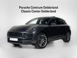 Grau Gebraucht 2024 Porsche Macan SUV | 71.900 € (Teuer)