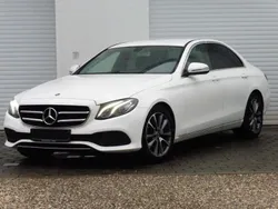 Polarweiß Gebraucht 2019 Mercedes E220 Avantgarde Limousine | 27.490 € (Fairer Preis)