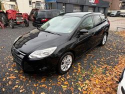 Schwarz Gebraucht 2011 Ford Focus Trend Kombi | 5.300 € (Fairer Preis)