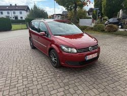 Rot Gebraucht 2013 VW Touran Trendline Van / Kleinbus | 5.999 € (Guter Preis)