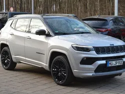 Glacier silver Gebraucht 2023 Jeep Compass SUV | 30.900 € (Fairer Preis)